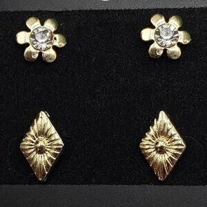 5/10 NWT 2 pair of gold tone rhinestone earrings